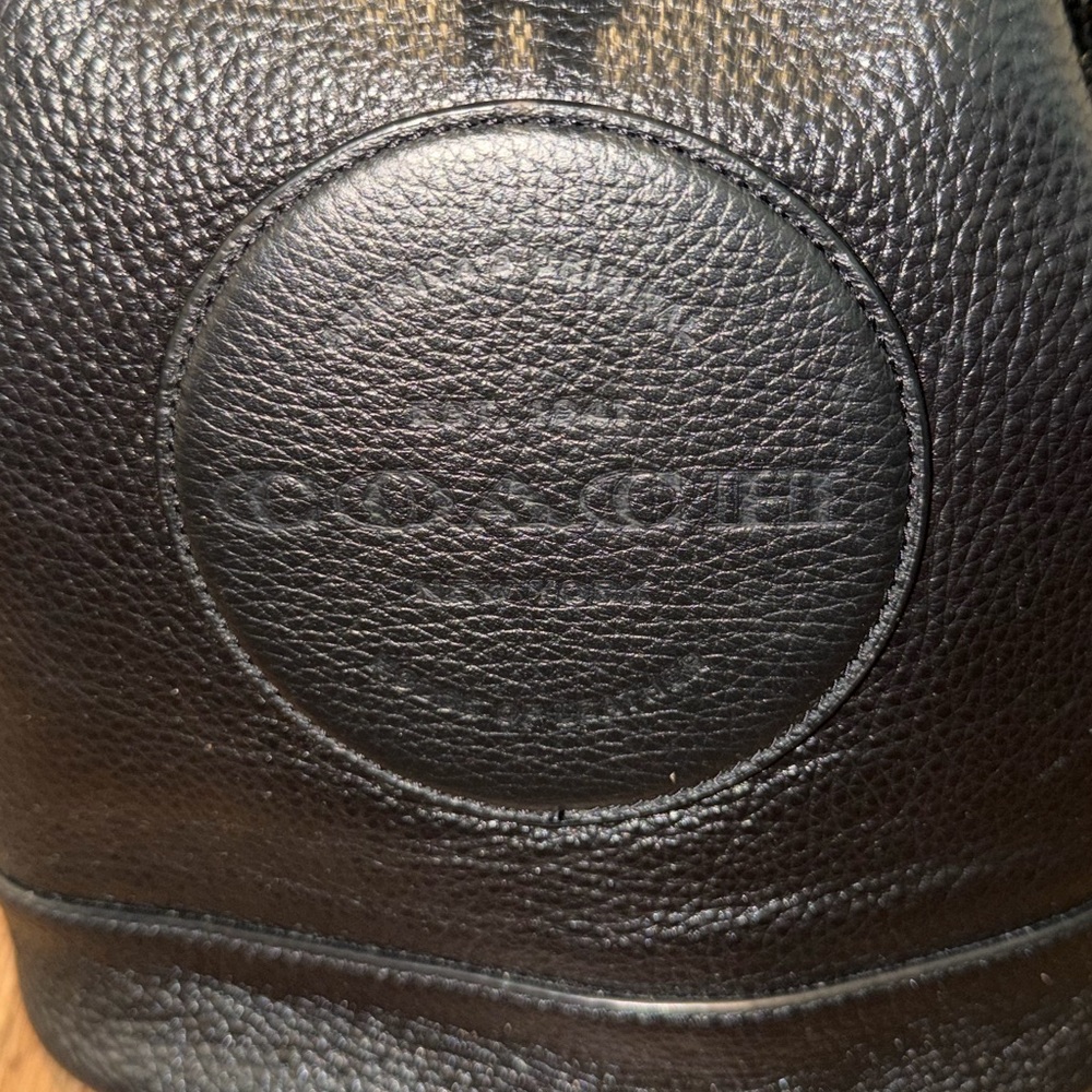 AUTHENTIC Coach Dampsey Drawstring Bucket Bag- Black Pebbled Leather - Picture 3 of 9